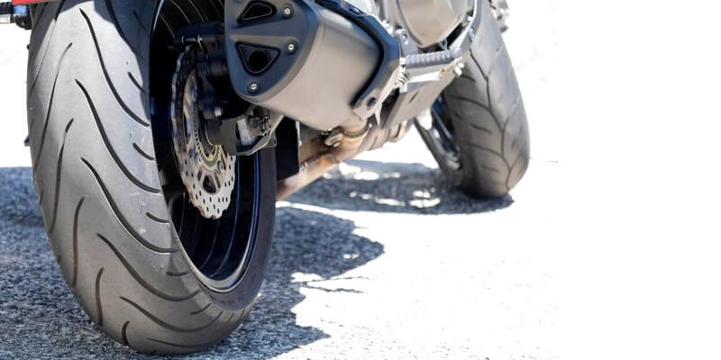 You are currently viewing Que faire en cas de crevaison d’un pneu de sa moto ?