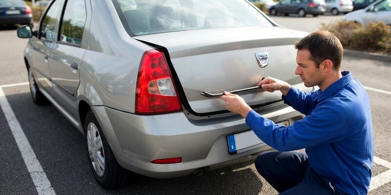 You are currently viewing Comment ouvrir un coffre de voiture bloqué ?