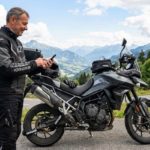 Antivol, traceur et assurance sur une moto connectée